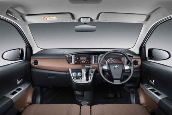 Desain interior toyota calya